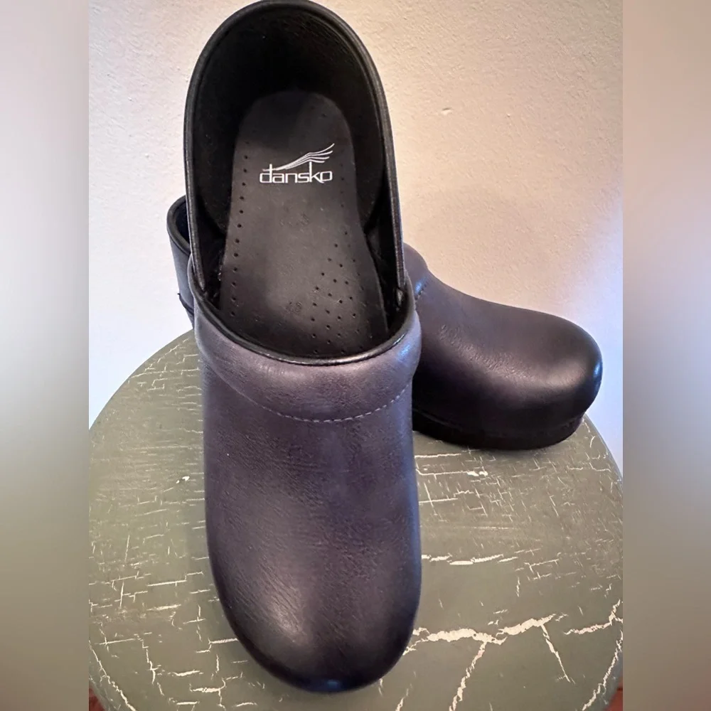 Dansko โญ๏ธ Professional Clogs Matte Dark Grey Size 40 (9-9.5) New, no box ๐ - Picture 1 of 8